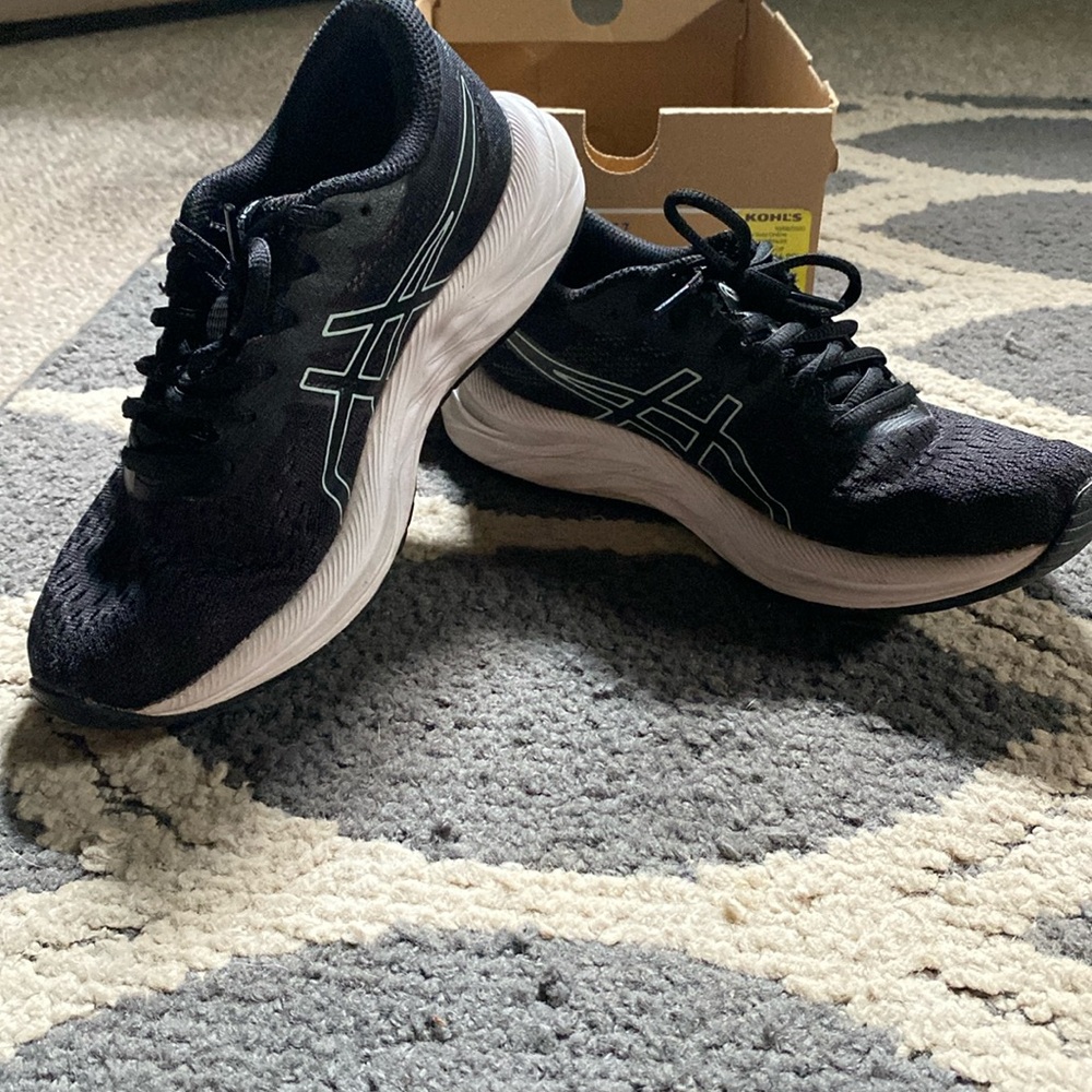 ASICS Gel-Excite 7 tennis shoes